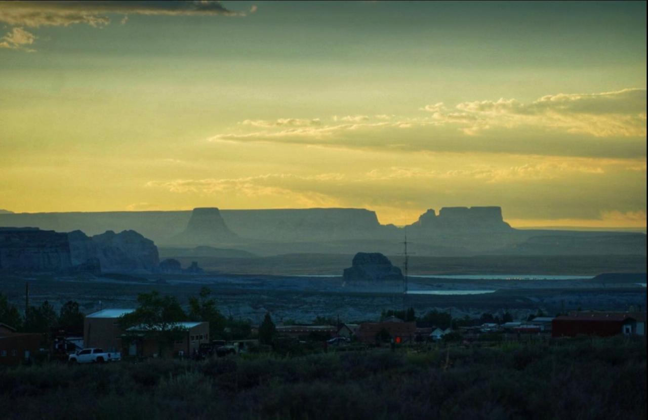 Page Arizona Border Town- Grand Serenity Room With Mesa Views Big Water Εξωτερικό φωτογραφία