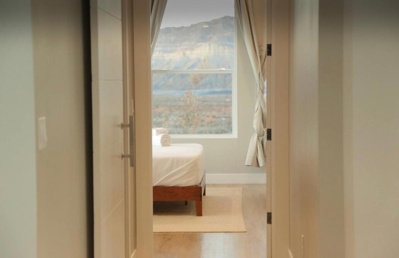 Page Arizona Border Town- Grand Serenity Room With Mesa Views Big Water Εξωτερικό φωτογραφία