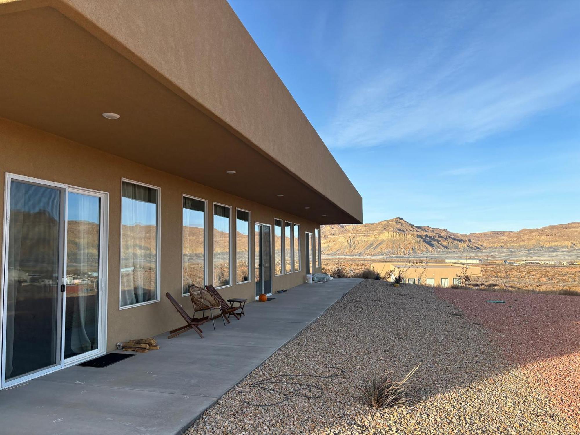 Page Arizona Border Town- Grand Serenity Room With Mesa Views Big Water Εξωτερικό φωτογραφία
