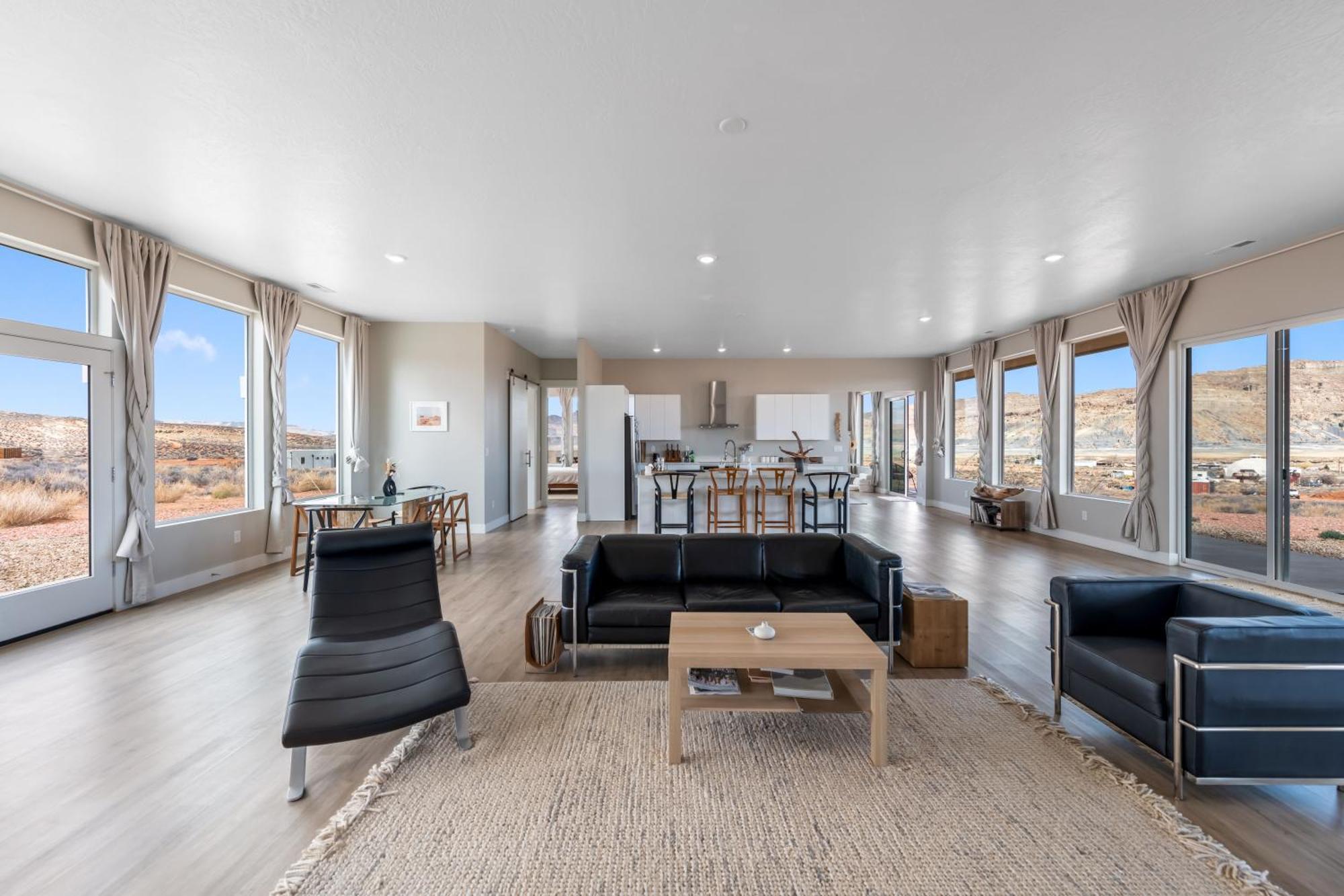 Page Arizona Border Town- Grand Serenity Room With Mesa Views Big Water Εξωτερικό φωτογραφία