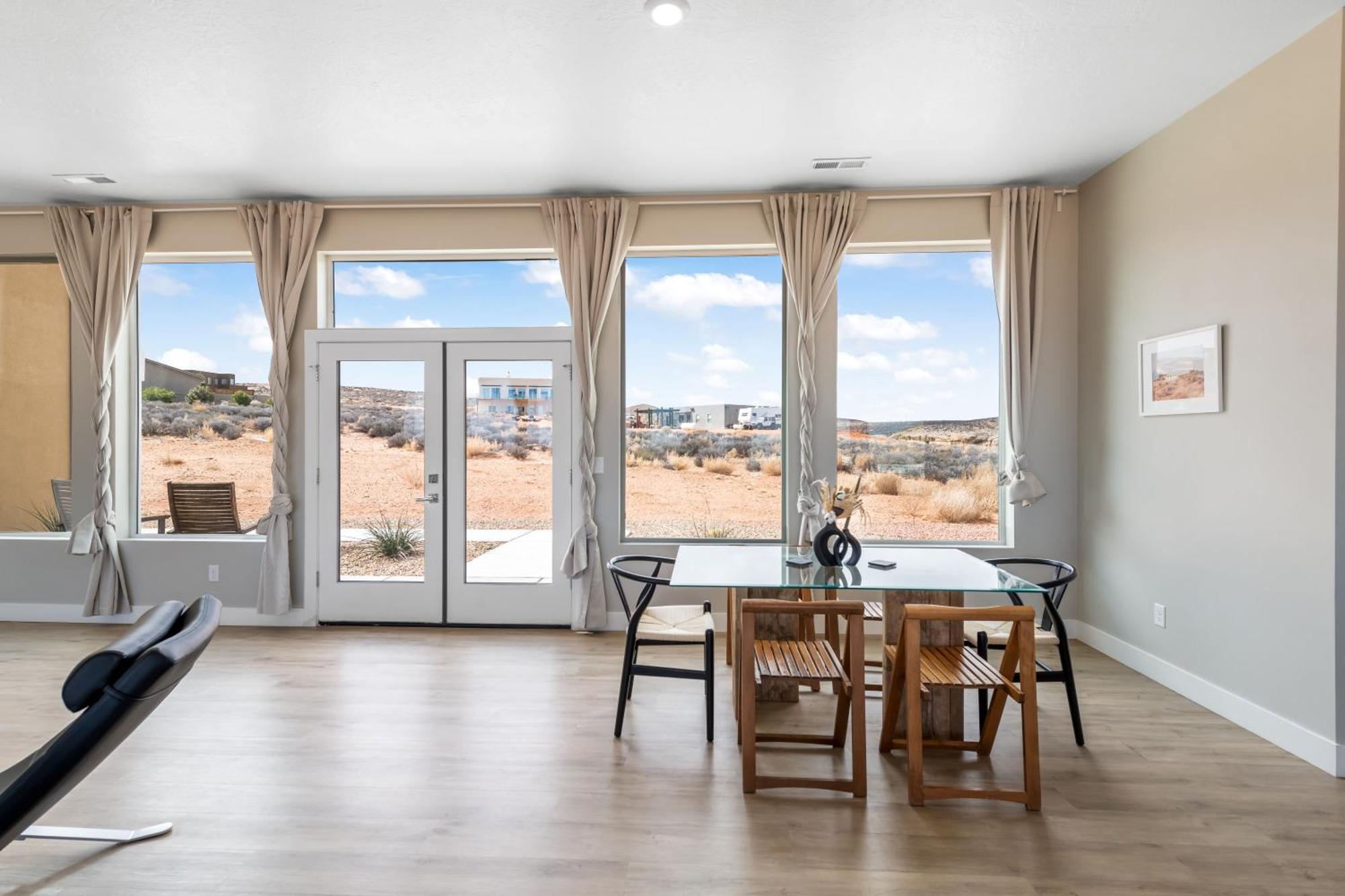 Page Arizona Border Town- Grand Serenity Room With Mesa Views Big Water Εξωτερικό φωτογραφία